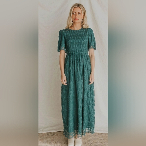 Ten N Rose Women's Emerald Lace Maxi-Photoshoot Dress- Large - Picture 1 of 13